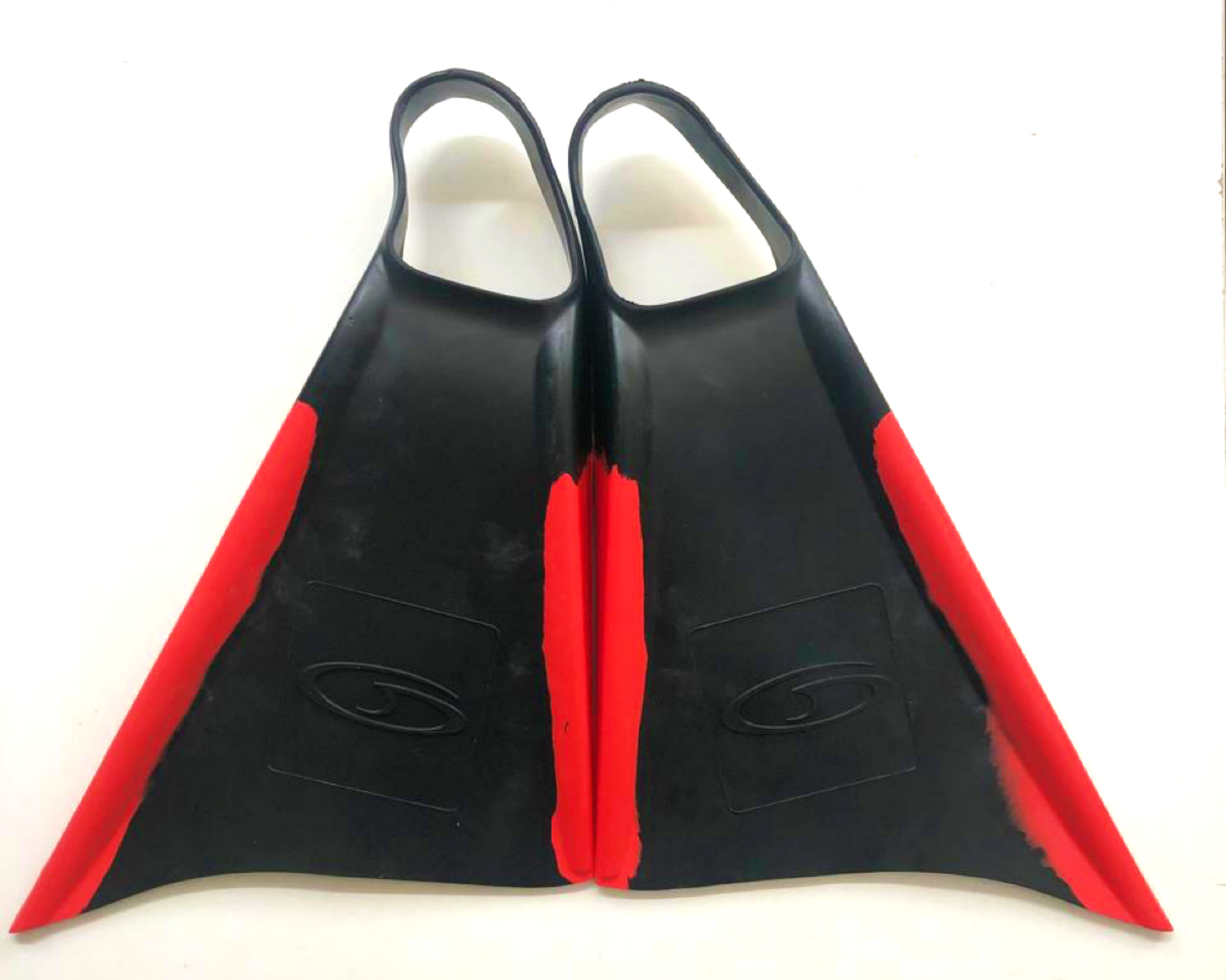 FN-GEN-ASS-ML-PRETO-VERMELHO