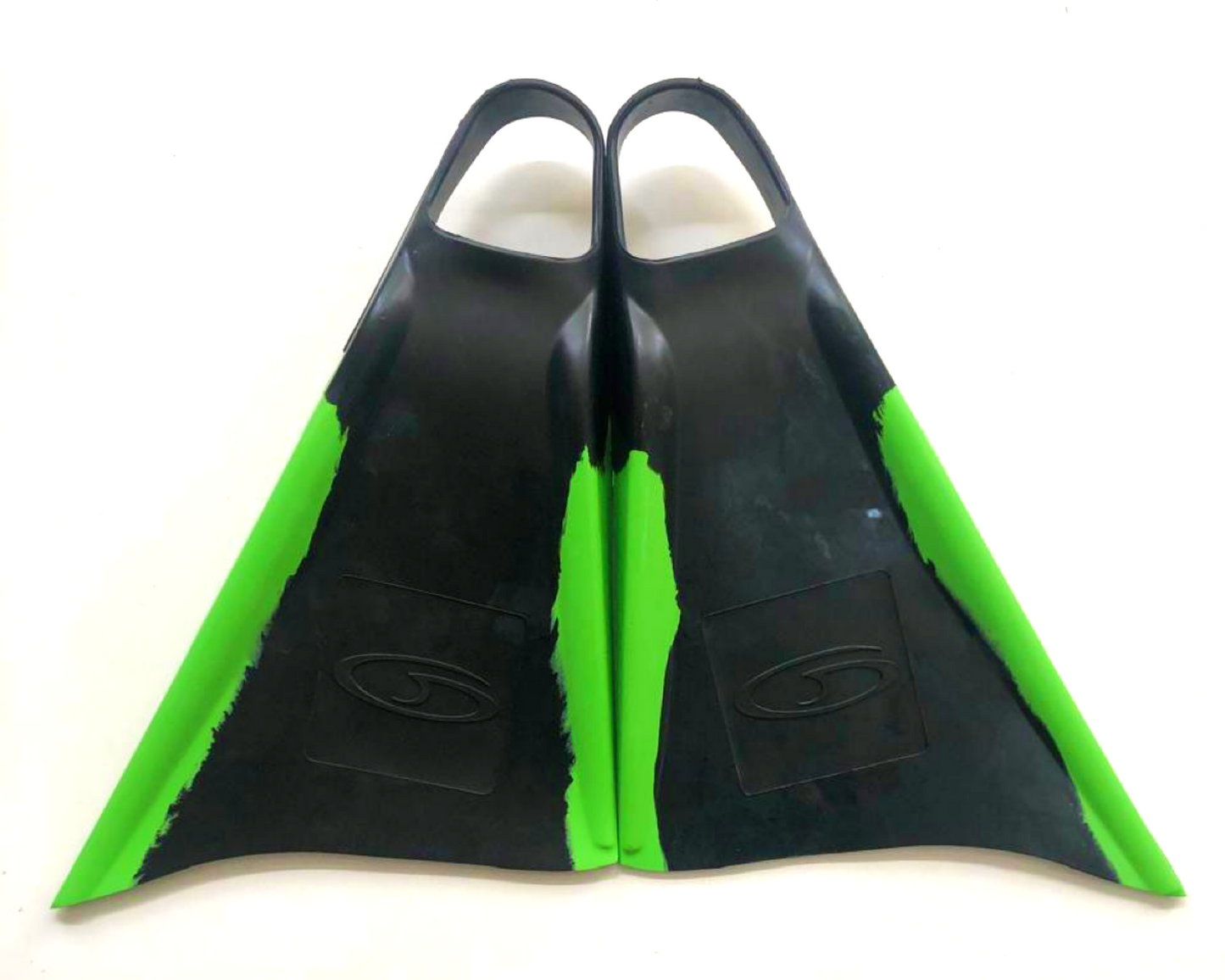FN-GEN-ASS-M-PRETO-VERDE